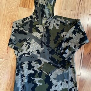 Kuiu Camo Hooded Pullover